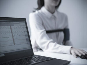 Служебные проверки на полиграфе (детекторе лжи), расследования<br>